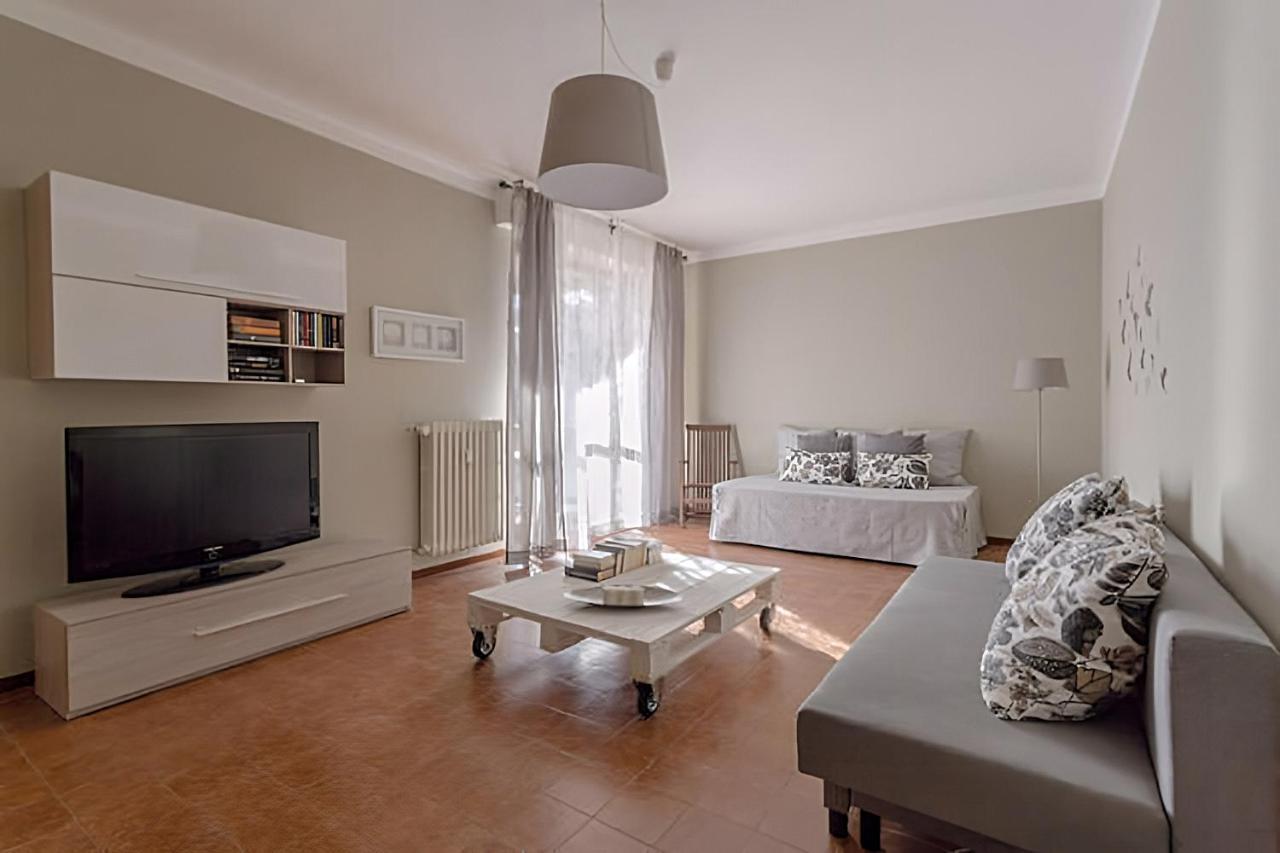 Natural Chic - Close To City Center And Beach - Parking 데센자노델가르다 외부 사진